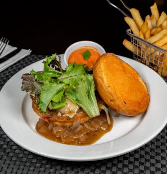 SocialLounge365_OpenFacedBurger